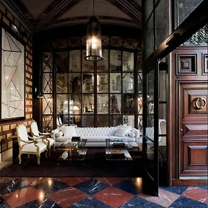 https://cotton-house-hotel-autograph-collection.topbarcelonahotels.com